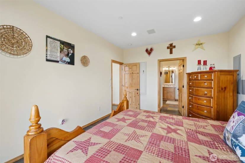 Property photo for 90 W Jeanne Saeger Park, Shelton photo 26