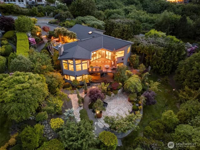 Property photo for 10847 Bill Point Bluff Ne, Bainbridge Island photo 4