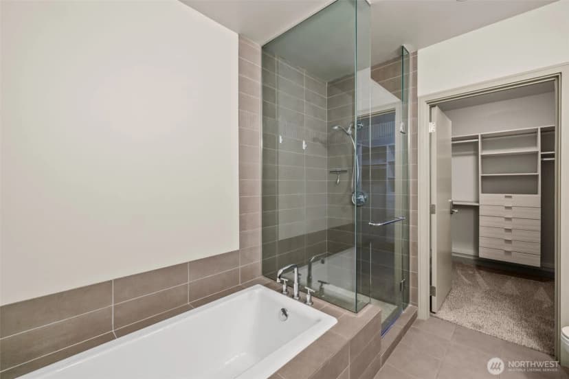 Property photo for 10610 Ne 9th Place #2307, Bellevue photo 23