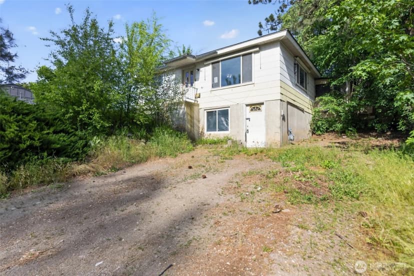 Property photo for 611 S Farr Rd, Spokane photo 2