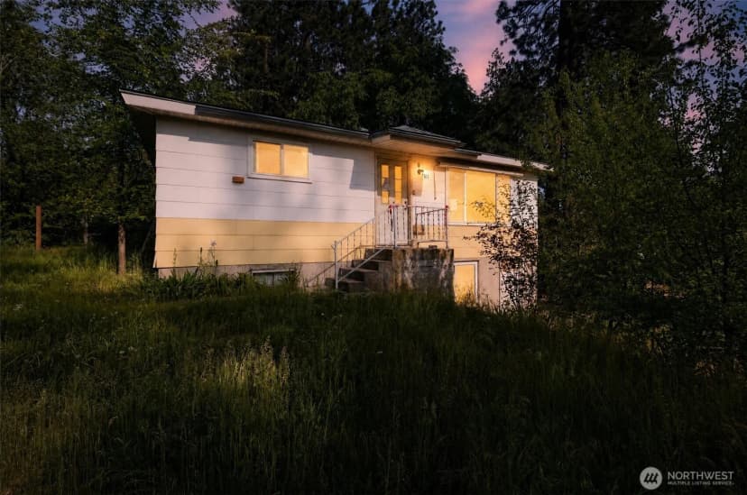 Property photo for 611 S Farr Rd, Spokane photo 3