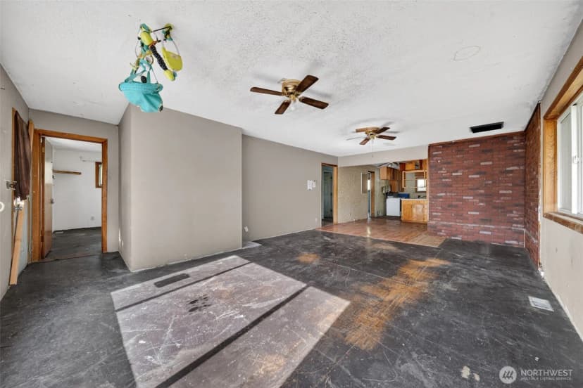 Property photo for 611 S Farr Rd, Spokane photo 7