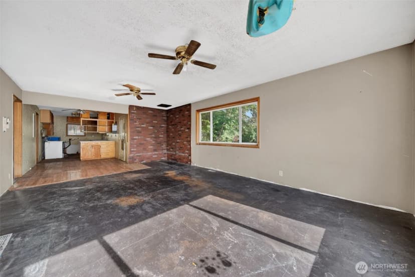 Property photo for 611 S Farr Rd, Spokane photo 4