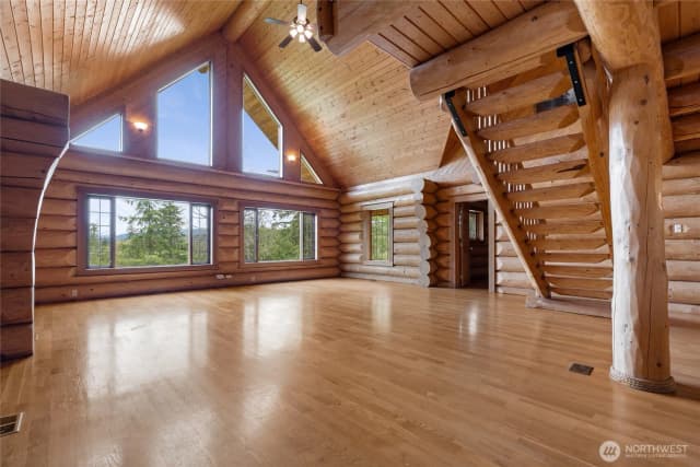 Property photo for 42323 22nd Avenue E, Eatonville photo 5
