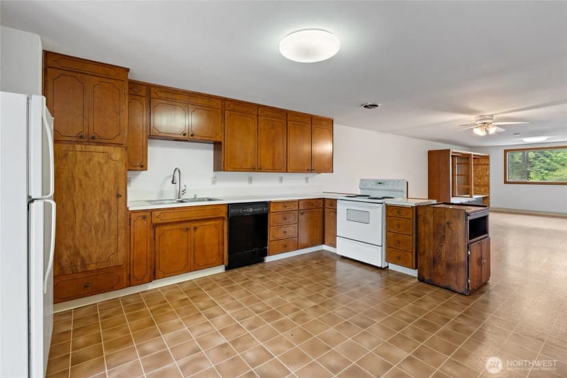 Property photo for 42323 22nd Avenue E, Eatonville photo 36