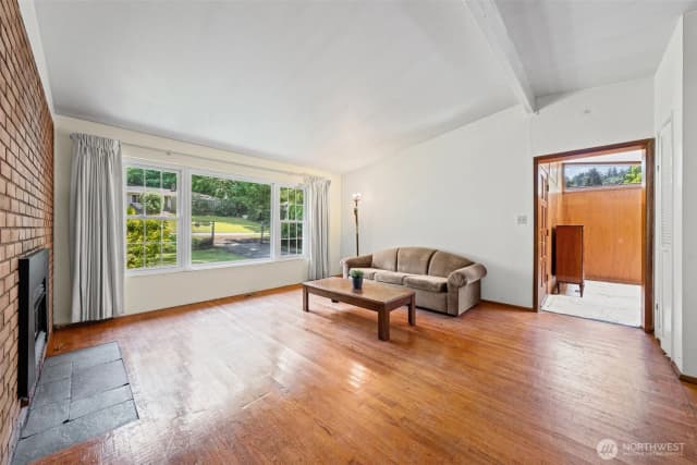 Property photo for 4045 149th Avenue, Bellevue photo 4