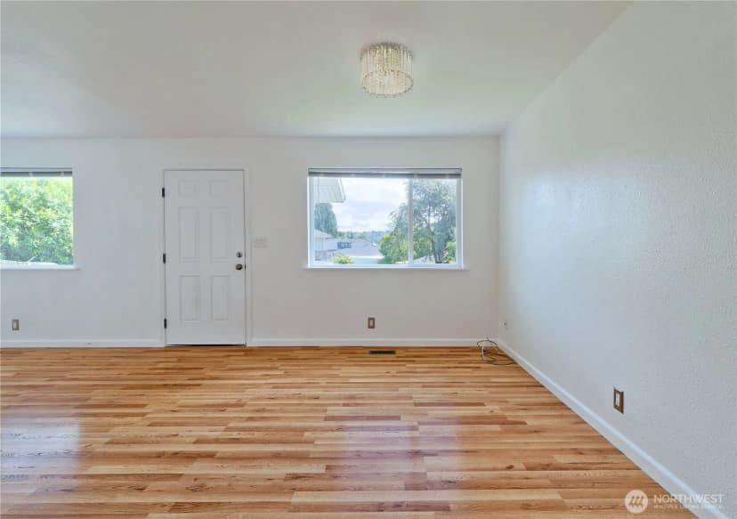 Property photo for 423 Lind Avenue Sw, Renton photo 7