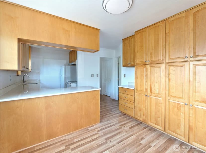 Property photo for 423 Lind Avenue Sw, Renton photo 10