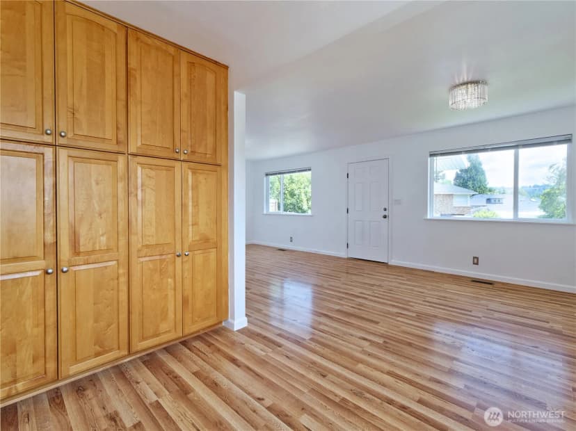 Property photo for 423 Lind Avenue Sw, Renton photo 11