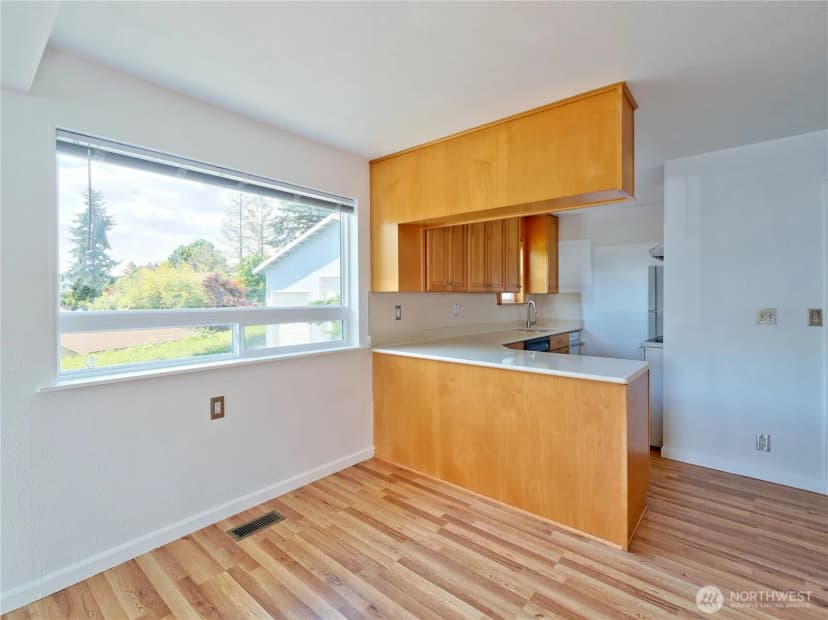 Property photo for 423 Lind Avenue Sw, Renton photo 12