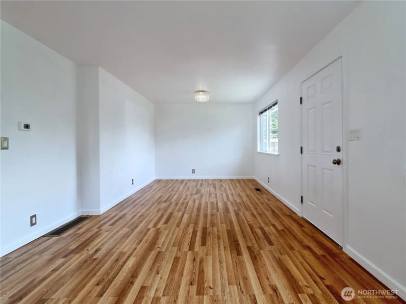 Property photo for 423 Lind Avenue Sw, Renton photo 6