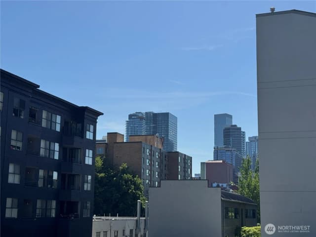 Property photo for 76 Cedar Street #611, Seattle photo 2
