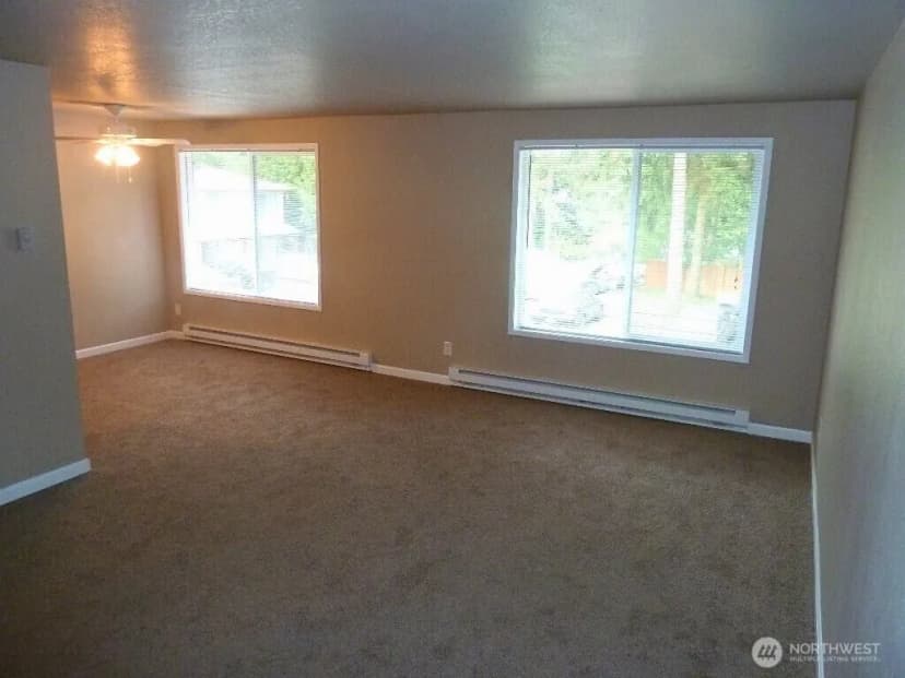 Property photo for 18332 Hurst Road, Lynnwood photo 8
