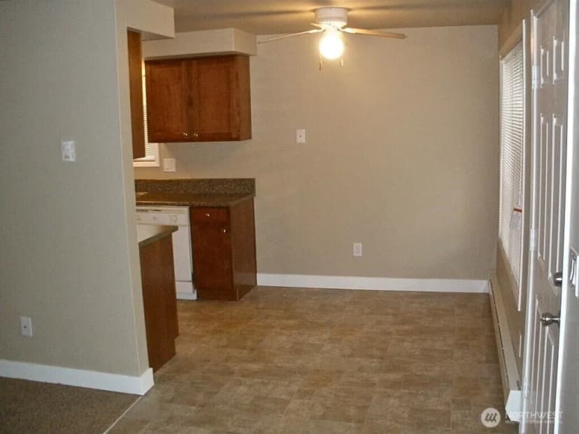 Property photo for 18332 Hurst Road, Lynnwood photo 7