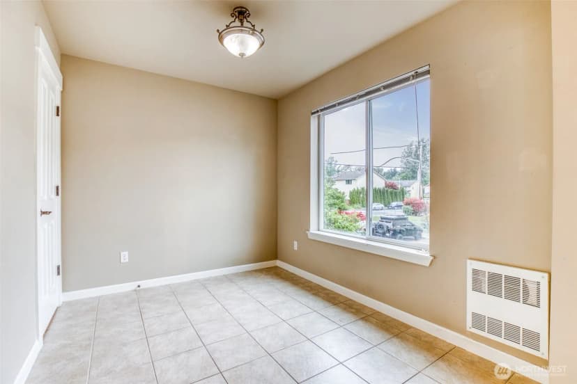 Property photo for 1727 98th Pl Sw, Everett photo 12