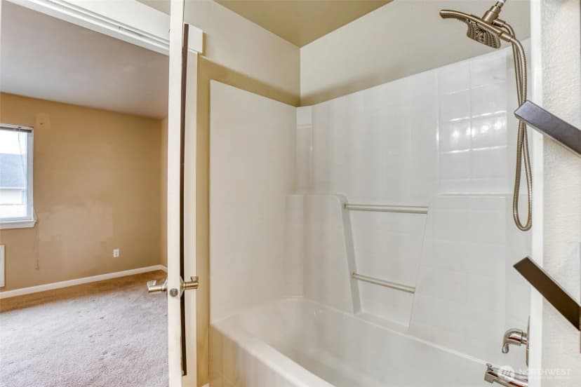 Property photo for 1727 98th Pl Sw, Everett photo 18
