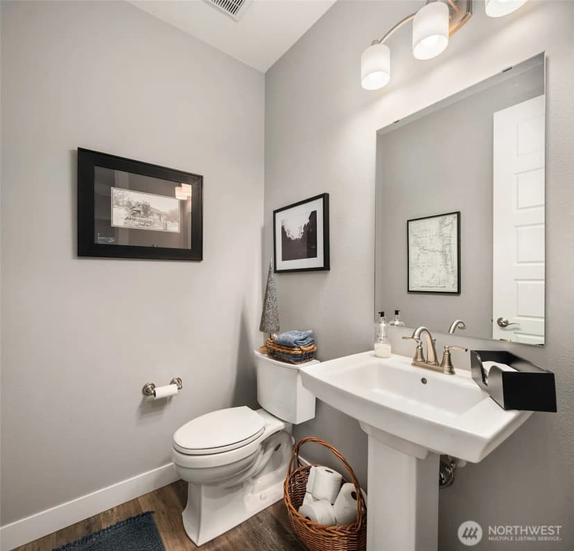 Property photo for 13041 56th Avenue S, Tukwila photo 17