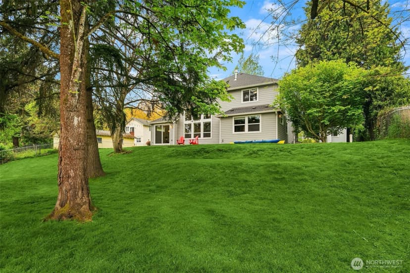 Property photo for 13041 56th Avenue S, Tukwila photo 33