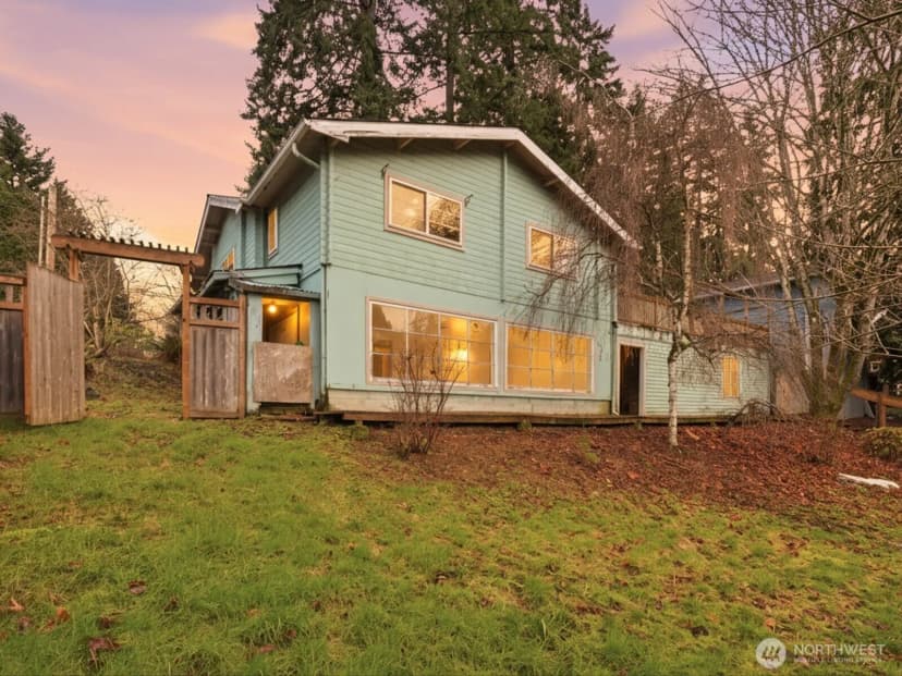 Property photo for 10271 148th Avenue Se, Renton photo 2