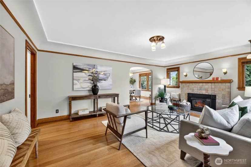 Property photo for 4036 44th Avenue Sw, Seattle photo 6