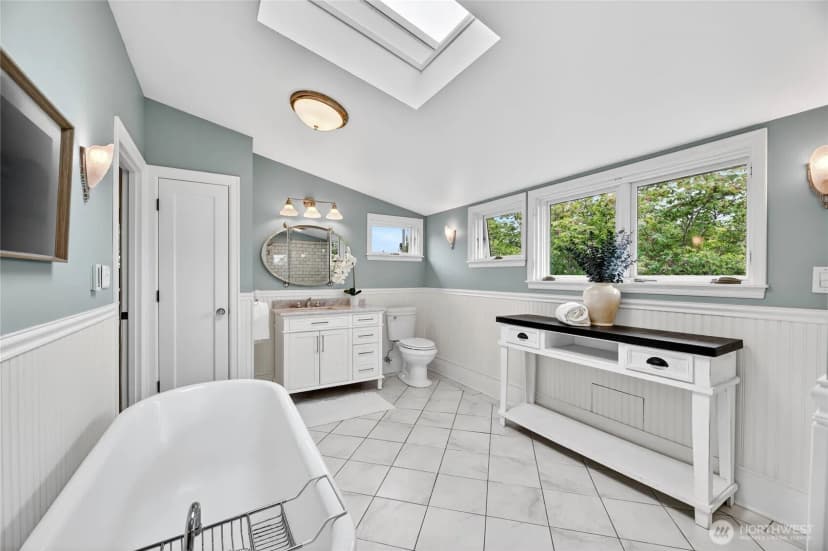 Property photo for 4036 44th Avenue Sw, Seattle photo 20