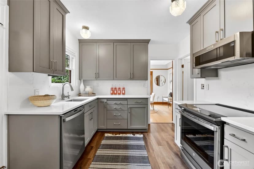 Property photo for 4036 44th Avenue Sw, Seattle photo 12