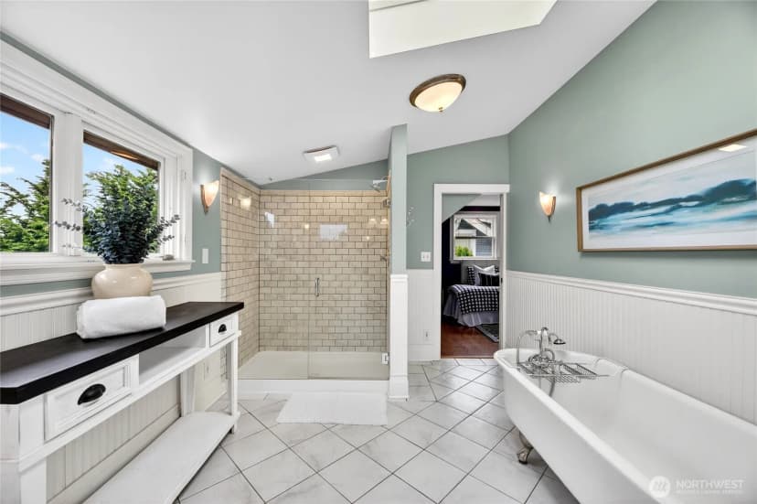 Property photo for 4036 44th Avenue Sw, Seattle photo 22