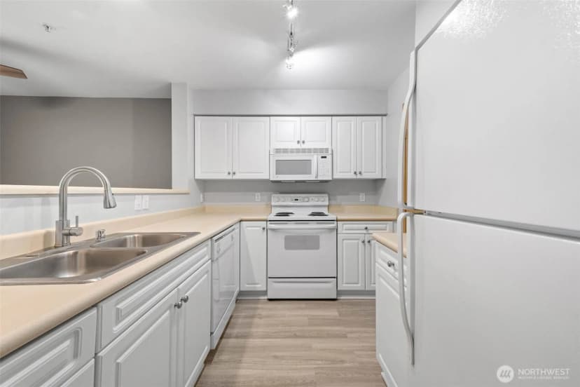 Property photo for 15150 140th Way Se #h103, Renton photo 6