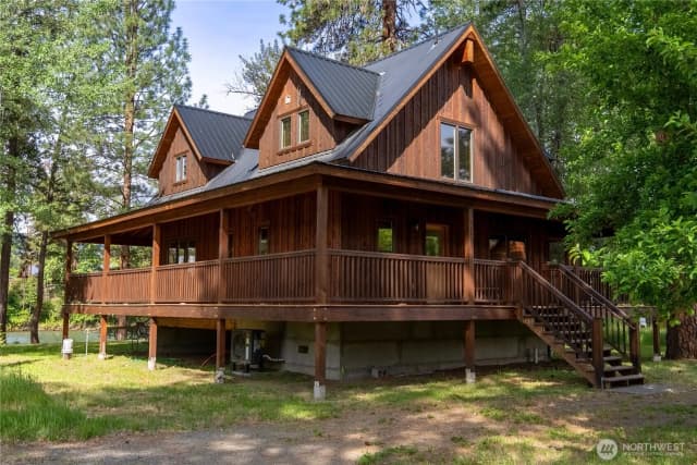 Property photo for 104 Center St, Winthrop
