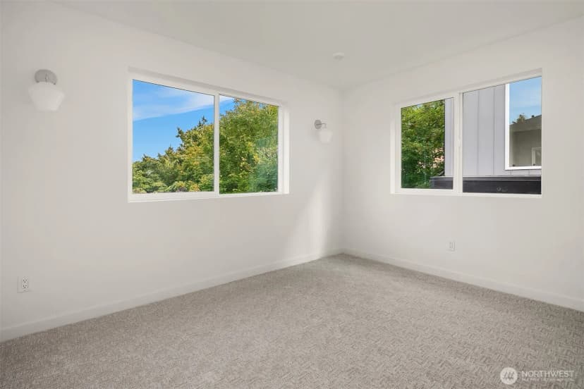 Property photo for 2028 Ne 123rd Street, Seattle photo 11