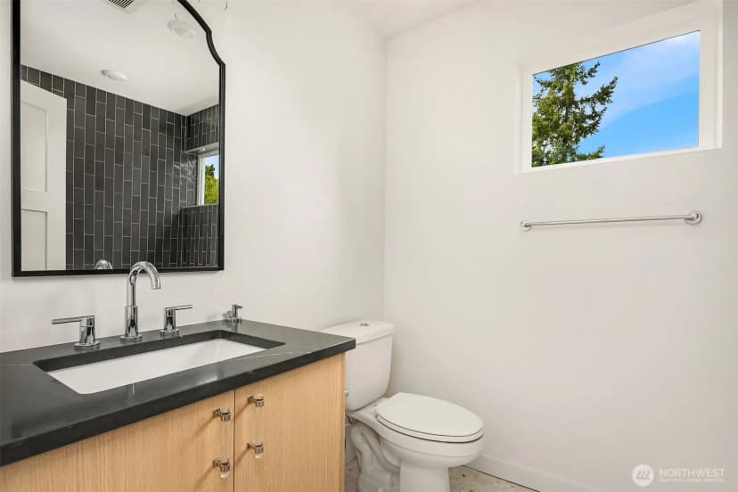 Property photo for 2028 Ne 123rd Street, Seattle photo 9