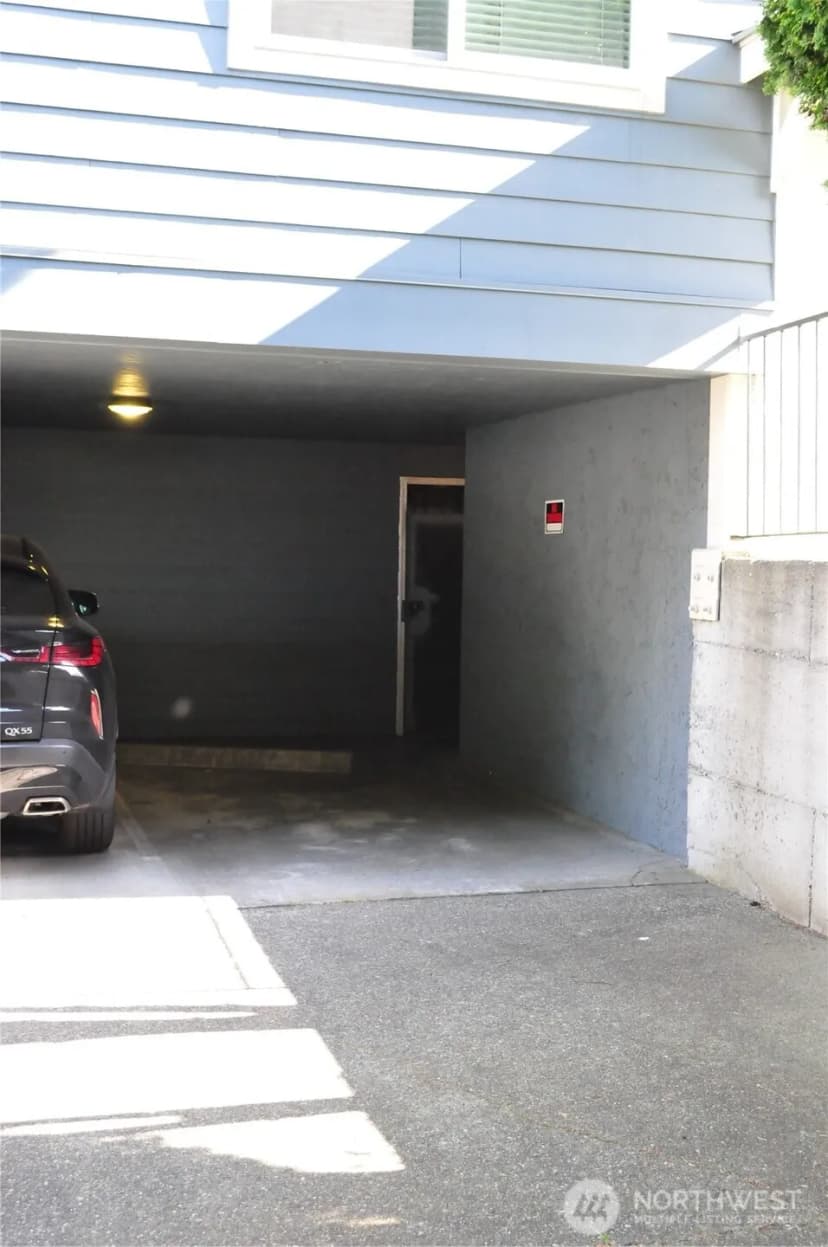 Property photo for 10110 Greenwood Avenue N #306, Seattle photo 9
