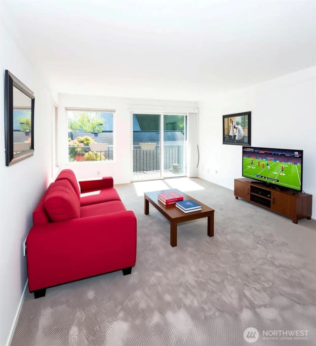 Property photo for 10110 Greenwood Avenue N #306, Seattle photo 4