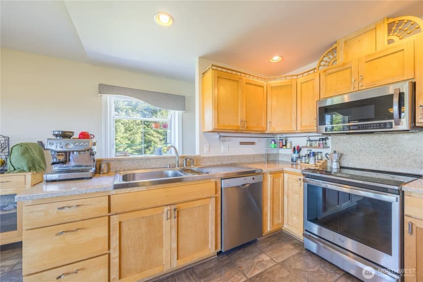 Property photo for 80 Sunshine Plaza, Sequim photo 10