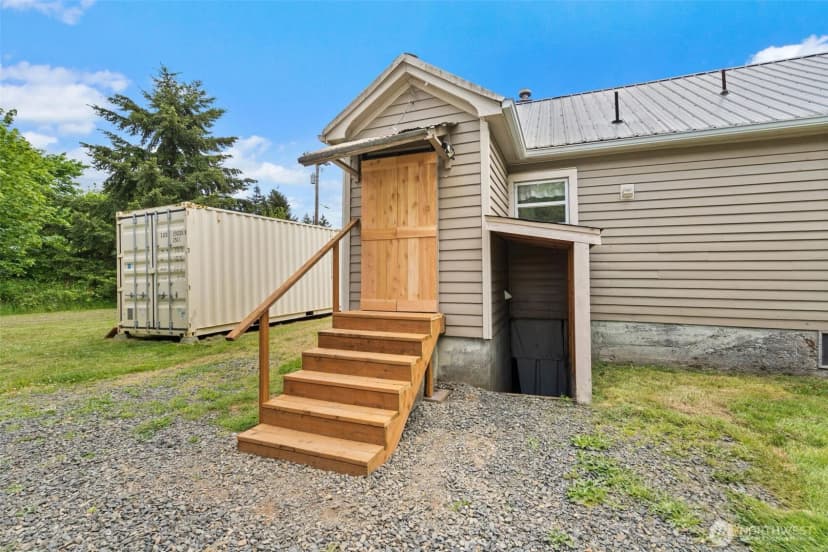 Property photo for 702 King Road, Winlock photo 16