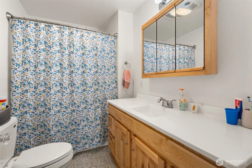 Property photo for 702 King Road, Winlock photo 11