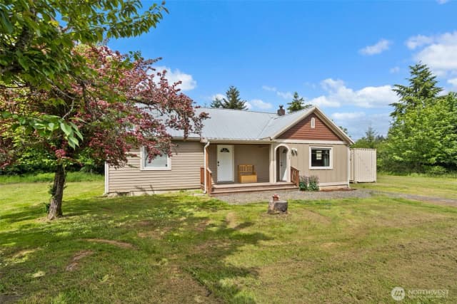 Property photo for 702 King Road, Winlock photo 3