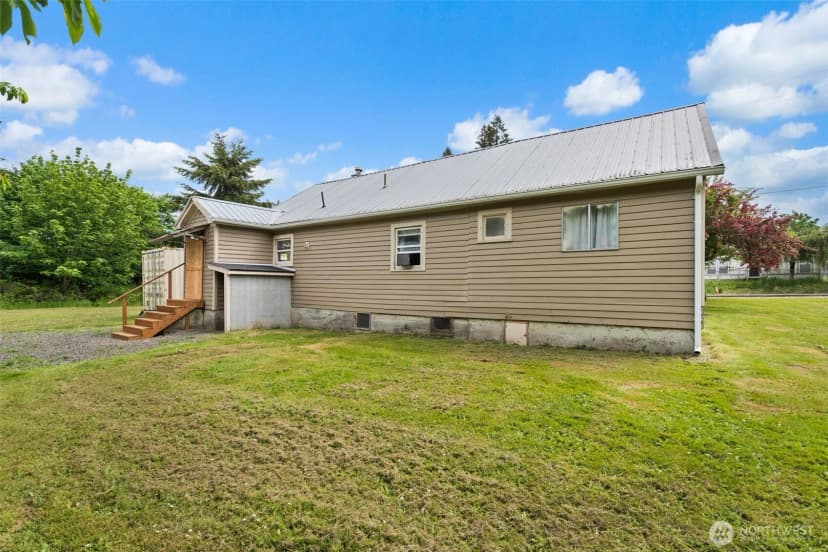 Property photo for 702 King Road, Winlock photo 18