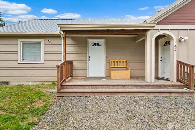 Property photo for 702 King Road, Winlock photo 4