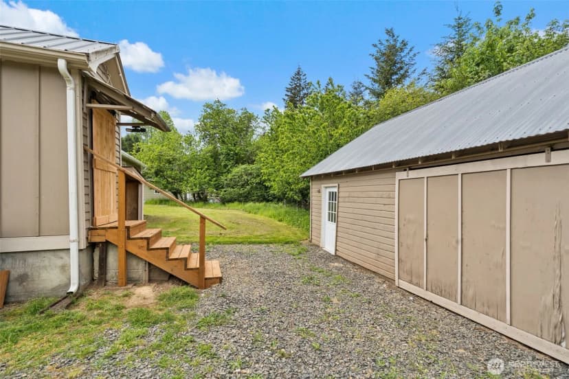 Property photo for 702 King Road, Winlock photo 20