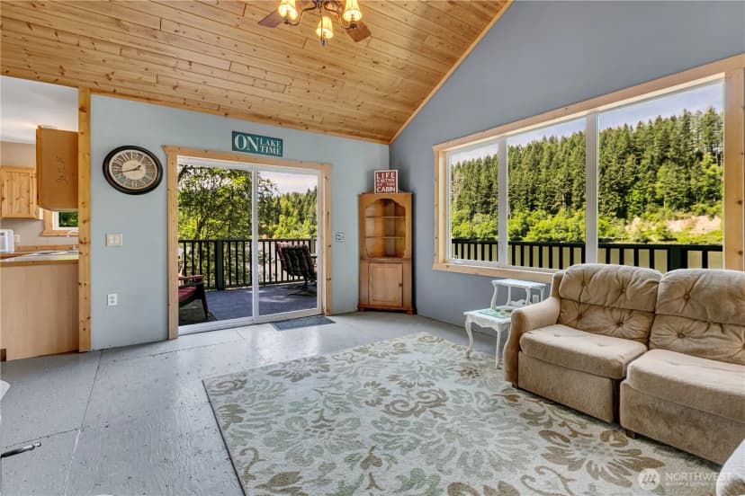Property photo for 39420 Ski Park Road E, Eatonville photo 8