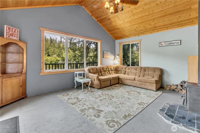 Property photo for 39420 Ski Park Road E, Eatonville photo 5
