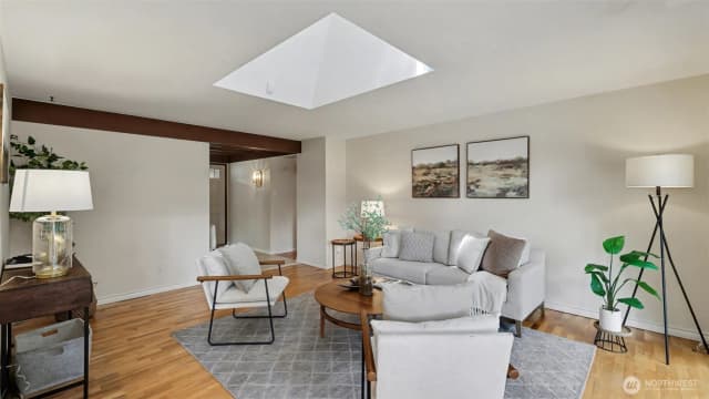 Property photo for 2618 168th Place Ne, Bellevue photo 5