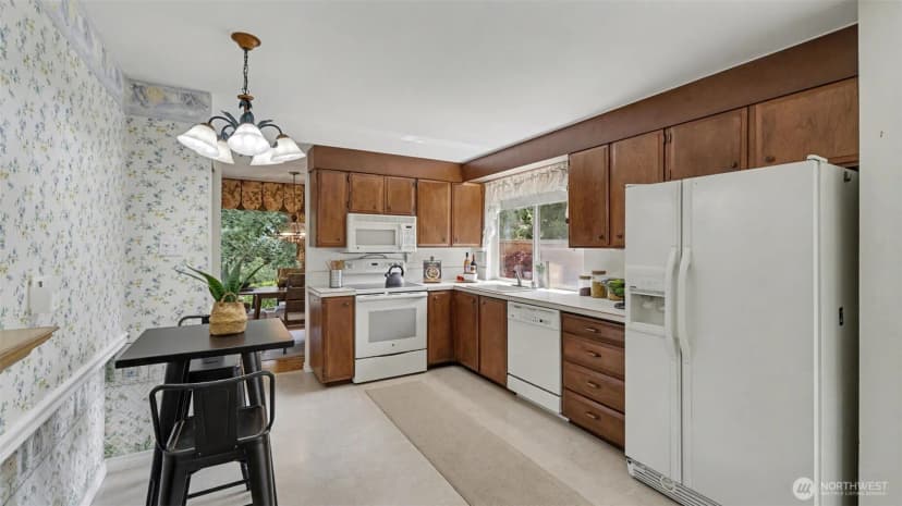 Property photo for 2618 168th Place Ne, Bellevue photo 12