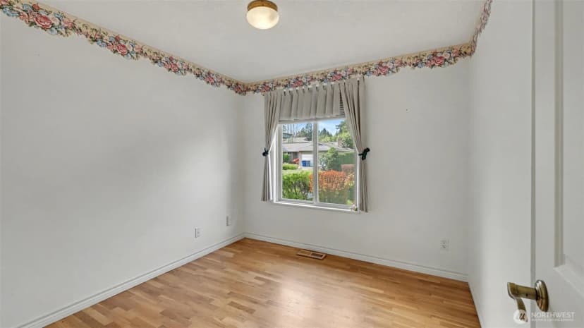 Property photo for 2618 168th Place Ne, Bellevue photo 19