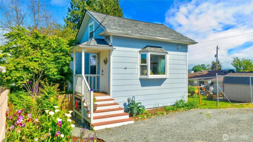 Property photo for 7708 35th Avenue S, Seattle photo 2