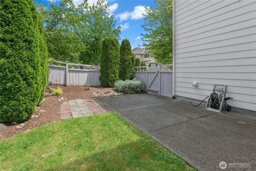 Property photo for 16918 Woodside Drive Se, Renton photo 31