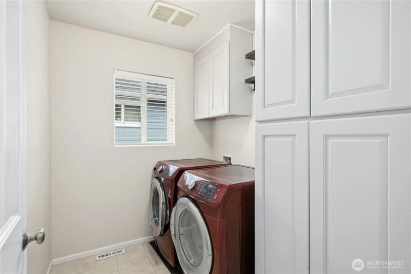 Property photo for 16918 Woodside Drive Se, Renton photo 27