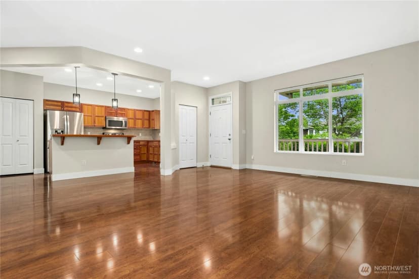 Property photo for 16918 Woodside Drive Se, Renton photo 6