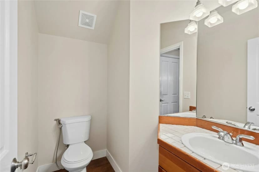 Property photo for 16918 Woodside Drive Se, Renton photo 21